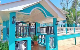Los Delfines Hotel & Dive Center